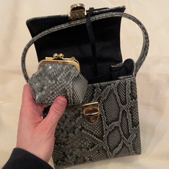 Snake Print Hand Bag - Picture 3 of 3